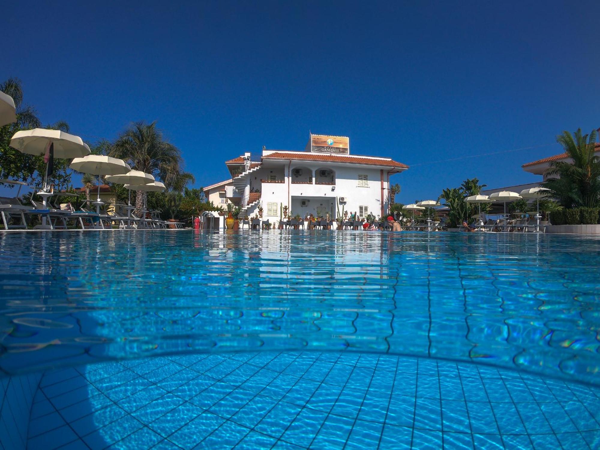Hotel Damanse Santa Domenica  Eksteriør bilde