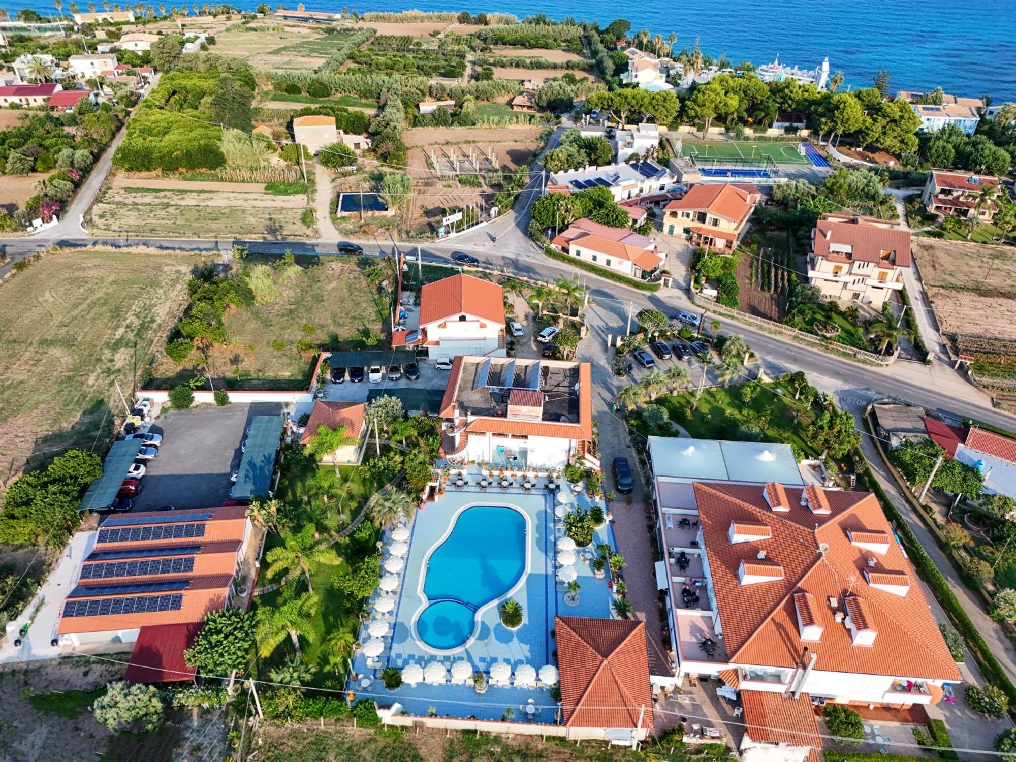 Hotel Damanse Santa Domenica  Eksteriør bilde
