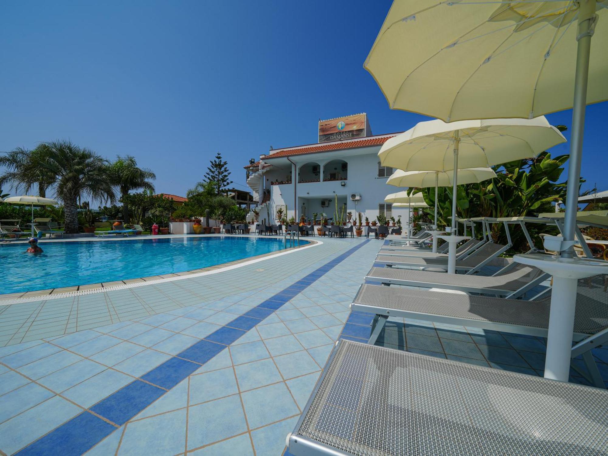 Hotel Damanse Santa Domenica  Eksteriør bilde