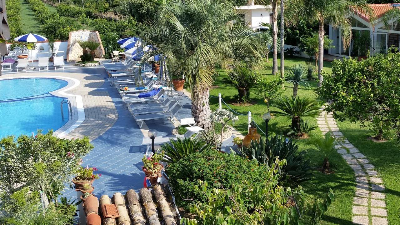 Hotel Damanse Santa Domenica  Eksteriør bilde